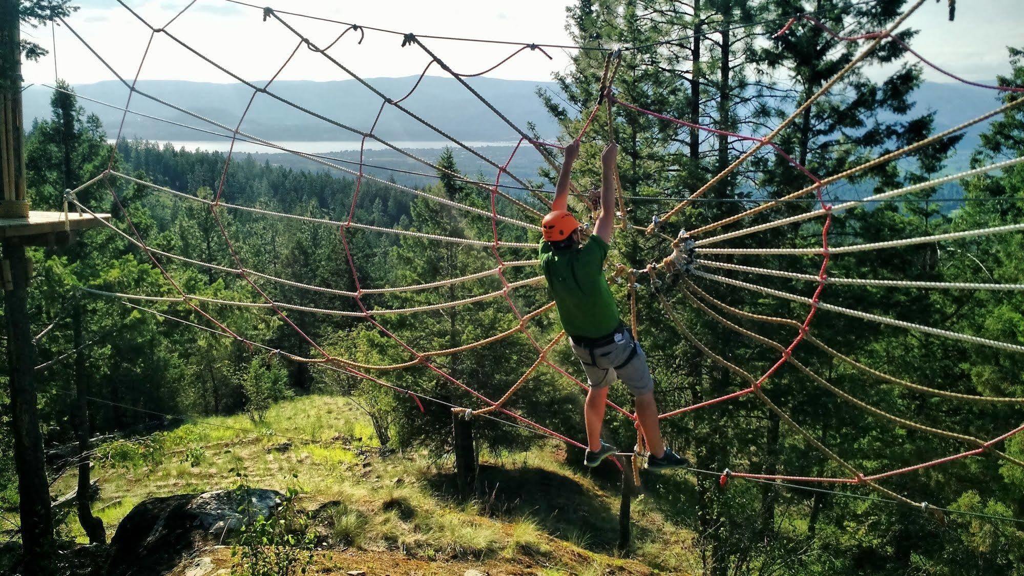 Lodge Myra Canyon *