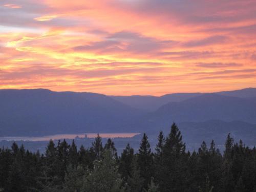 Lodge Myra Canyon Kelowna